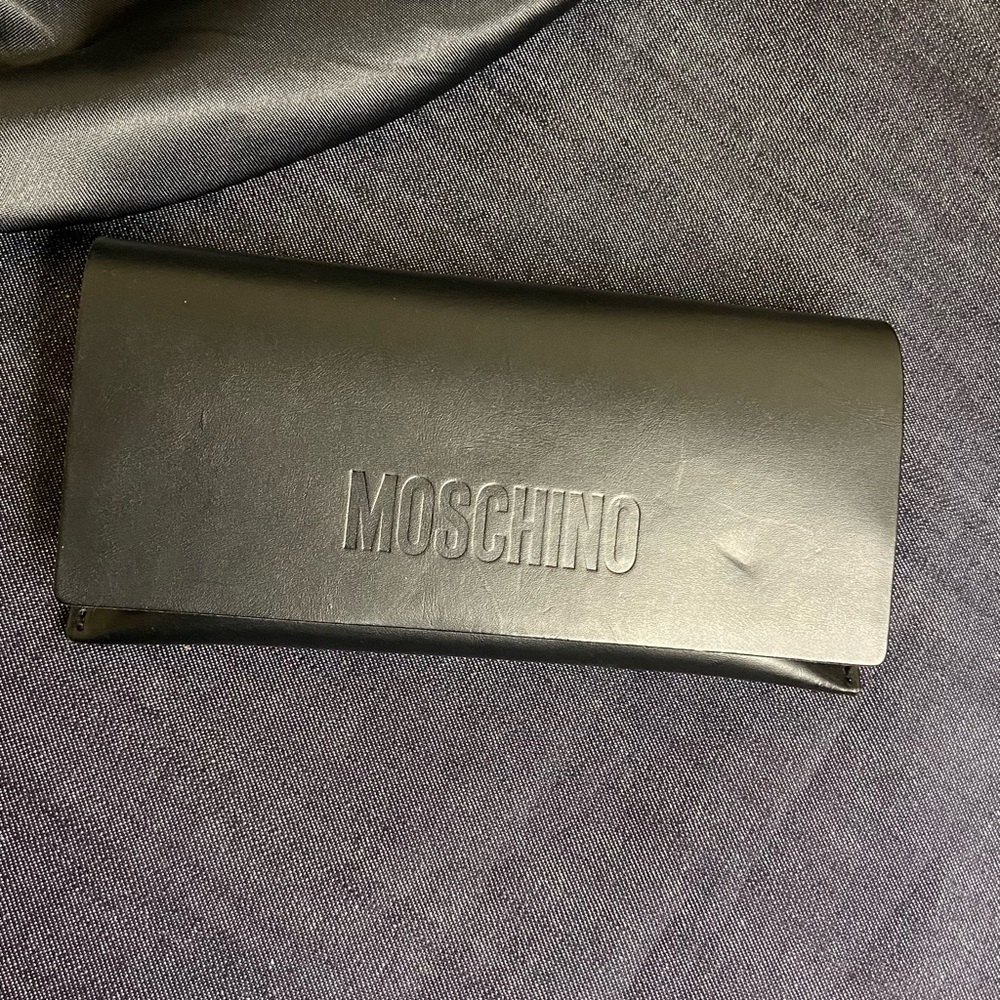 MOSHINO-CASE